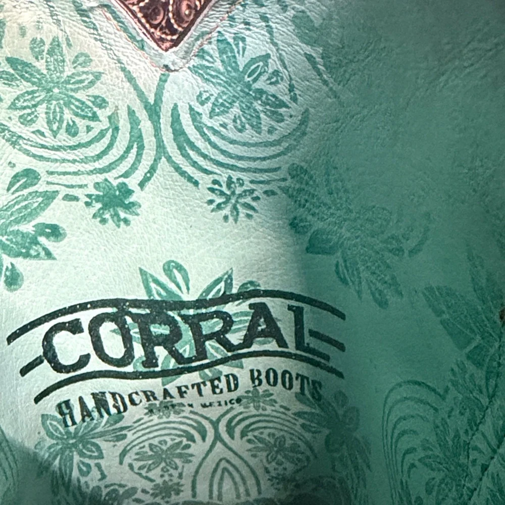 Women’s Corral Boots Size 10 - Picture 3 of 8